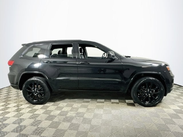 Used 2020 Jeep Grand Cherokee Altitude photo 2