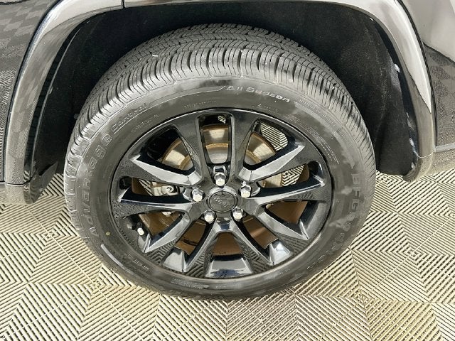 Used 2020 Jeep Grand Cherokee Altitude photo 21