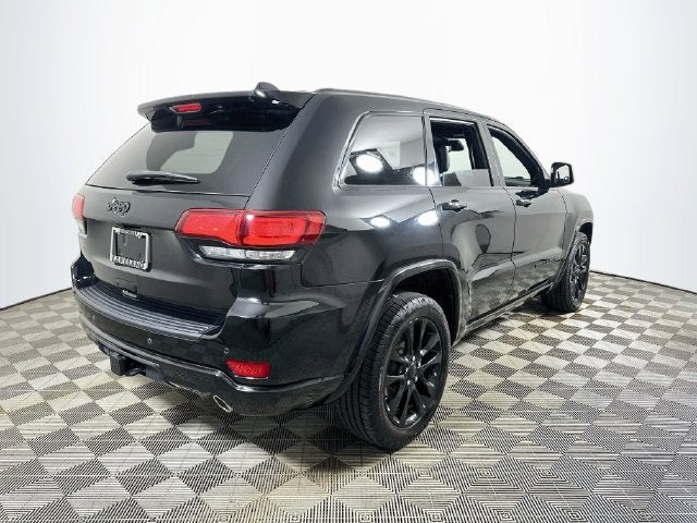 Used 2020 Jeep Grand Cherokee Altitude photo 3