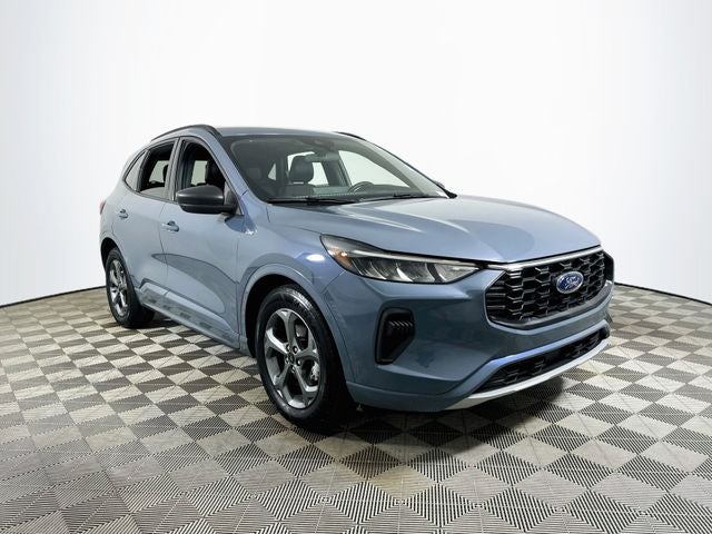 2023 Ford Escape ST-Line FWD's photo