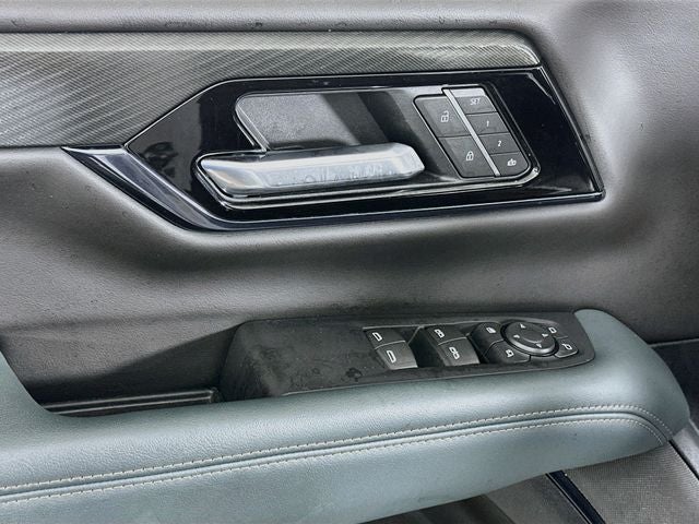2025 GMC Yukon XL AT4