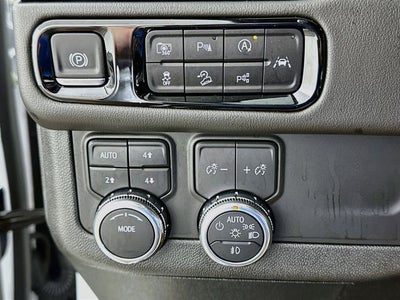 2025 GMC Yukon XL AT4