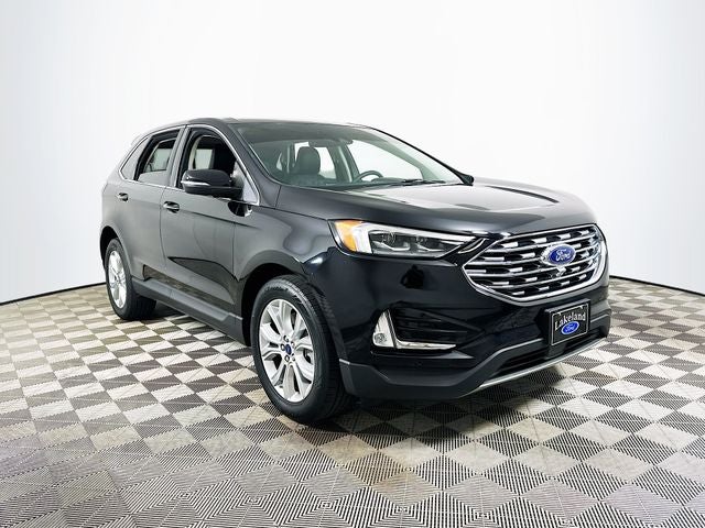 2022 Ford Edge Titanium AWD's photo