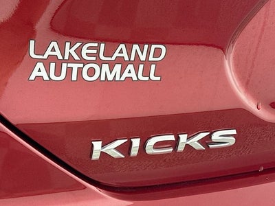 2023 Nissan Kicks SR
