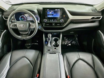 2022 Toyota Highlander Hybrid XLE