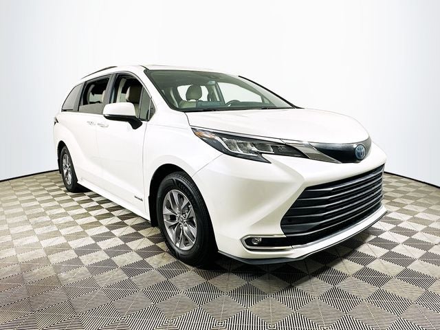 2021 Toyota Sienna XLE 7 Passenger