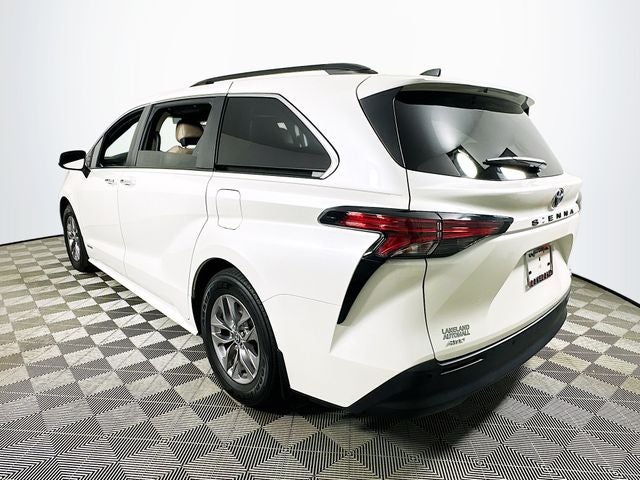 2021 Toyota Sienna XLE 7 Passenger