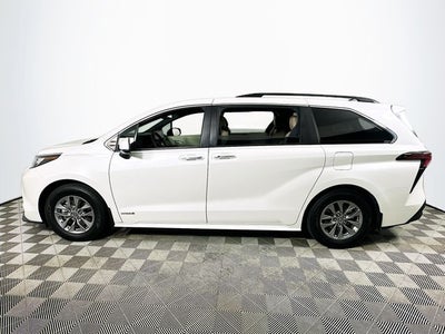 2021 Toyota Sienna XLE 7 Passenger