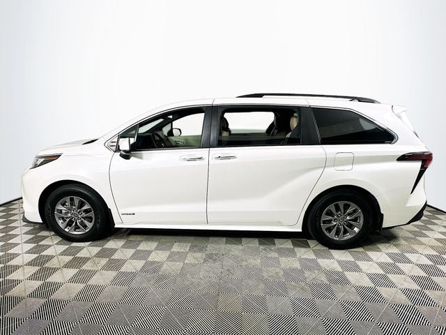 2021 Toyota Sienna XLE 7 Passenger