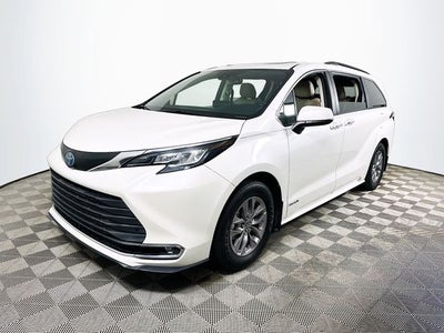 2021 Toyota Sienna XLE 7 Passenger