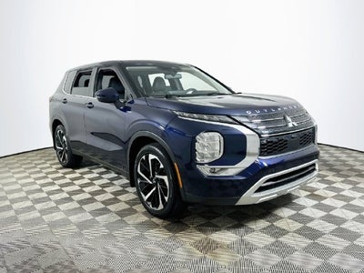 2023 Mitsubishi Outlander SE