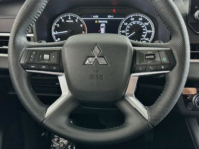 2023 Mitsubishi Outlander SE