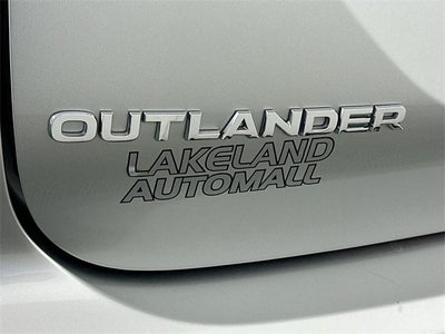 2025 Mitsubishi Outlander SE