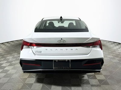 2025 Hyundai Elantra SE