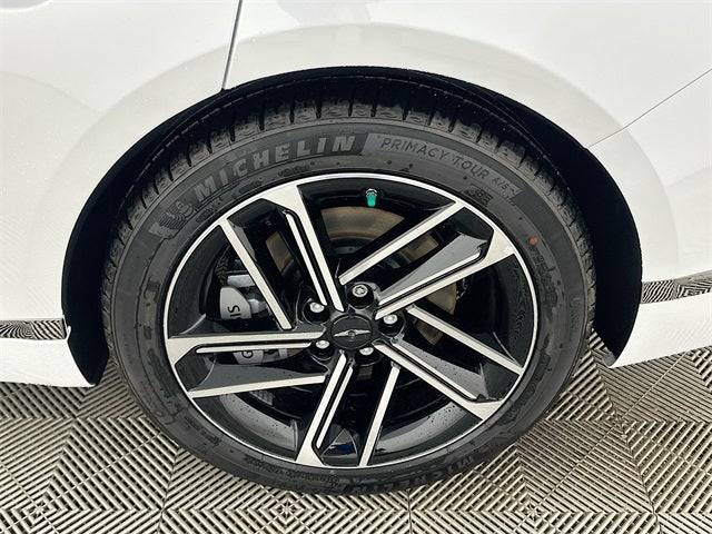 2025 Genesis G80 2.5T