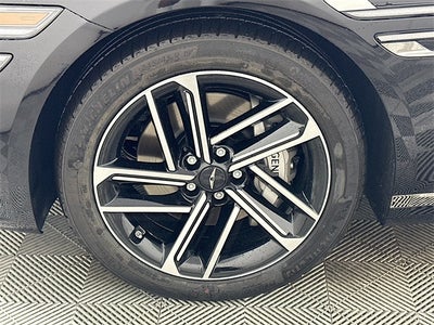 2025 Genesis G80 2.5T