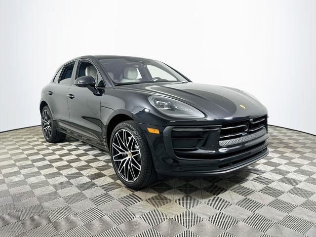 2023 Porsche Macan Base