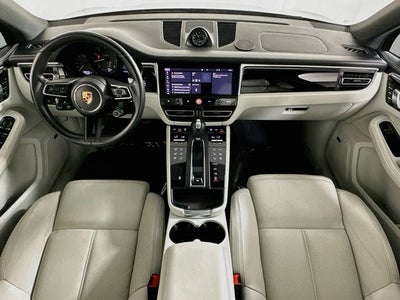 2023 Porsche Macan Base