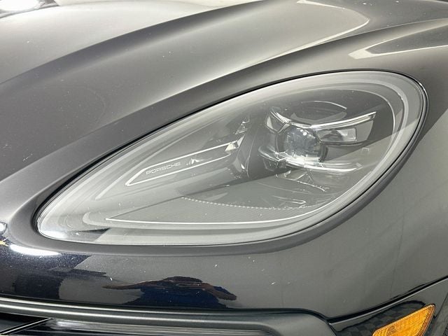 2023 Porsche Macan Base