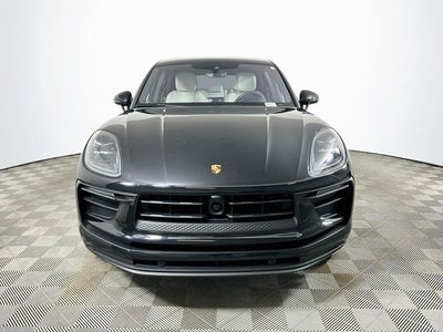 2023 Porsche Macan Base