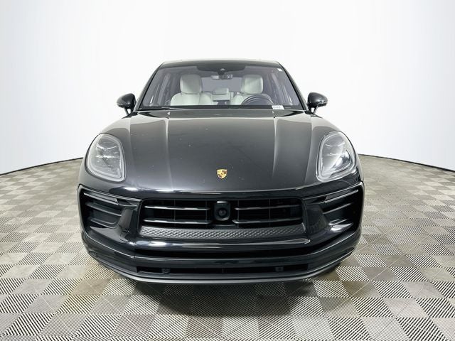 2023 Porsche Macan Base